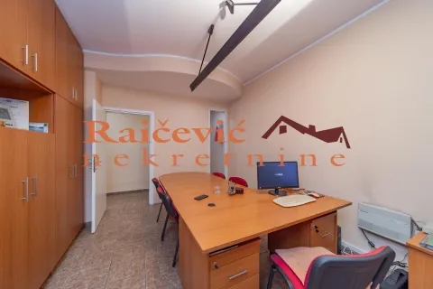 Sale, office space, 138m², Banovo Brdo, Beograd - image 2