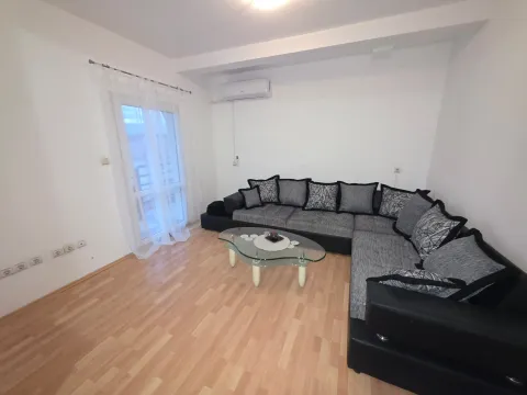 Izdavanje, trosoban stan, 75m², Zagorič, Podgorica - image 2