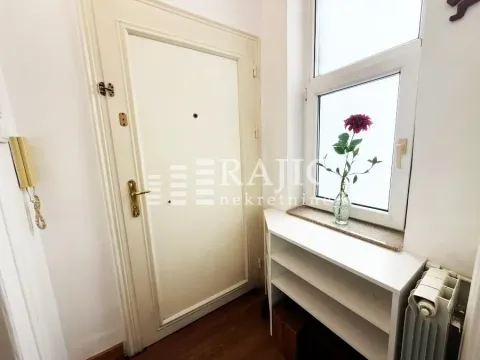 Rent, two bedroom apartment, 45m², Stari Grad, Beograd - image 10