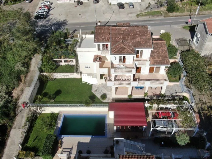 Prodaja, kuća, 350m², Baošići, Herceg Novi