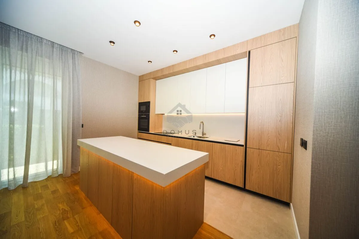 Rent, house, 130m², Masline, Podgorica