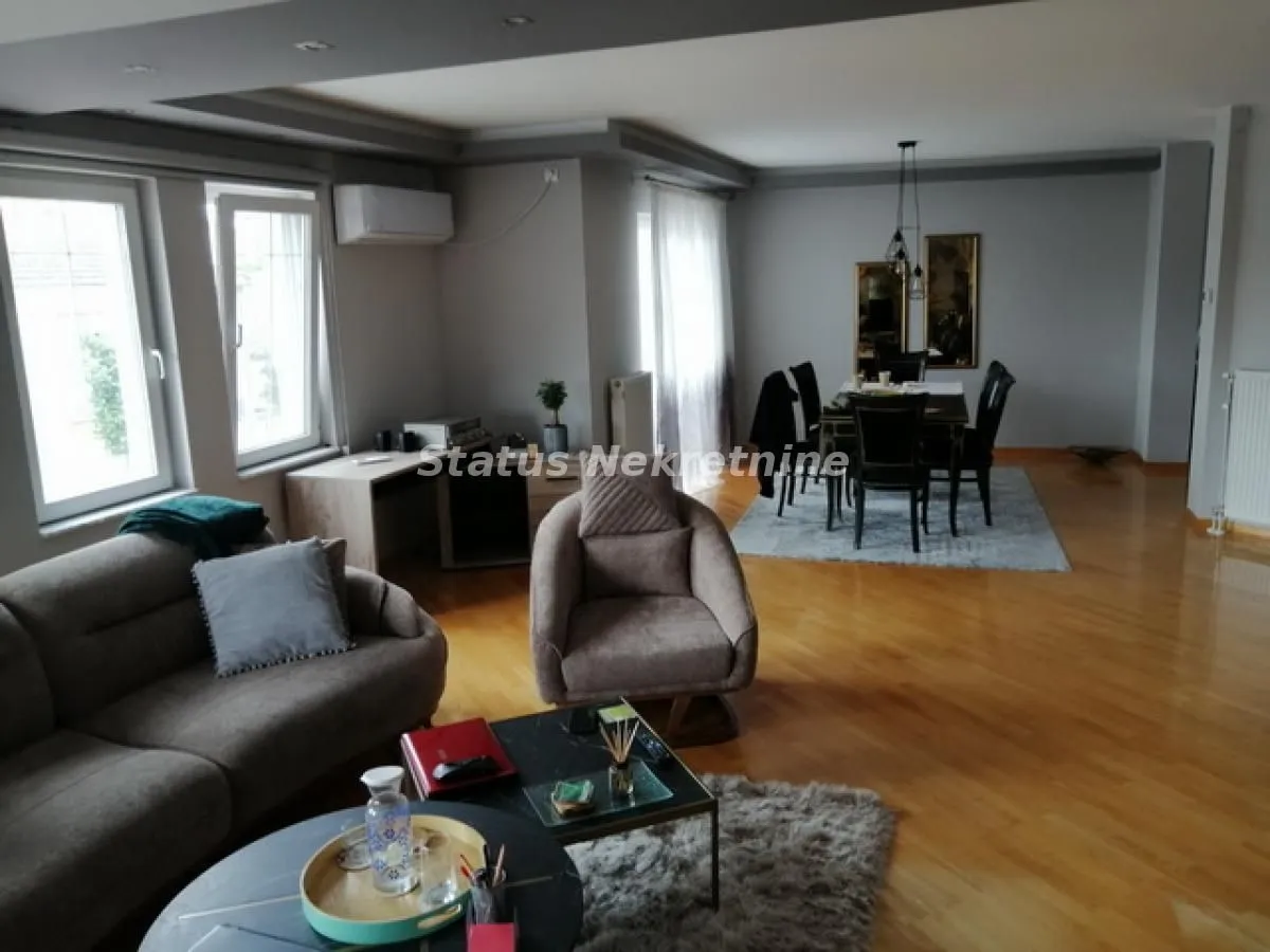 Sale, office space, 330m², Ruma, Srbija