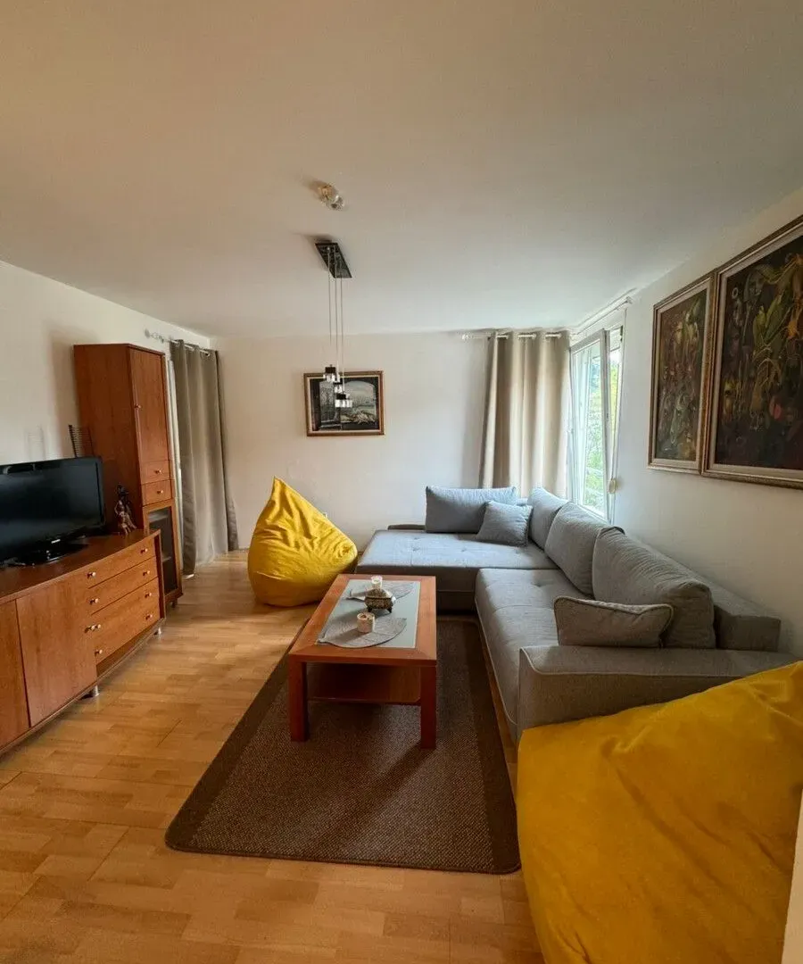 Rent, one bedroom apartment, 55m², Centar, Budva