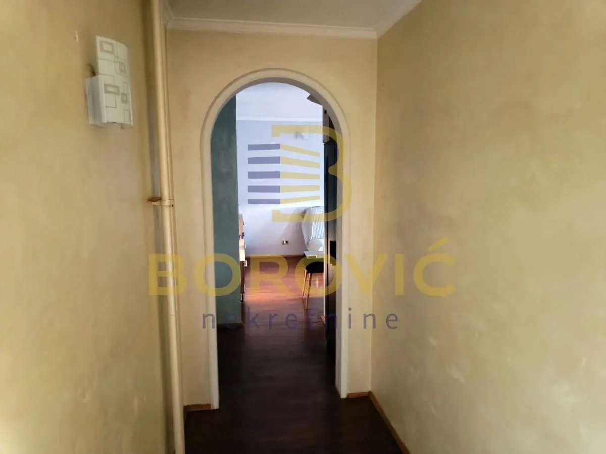 Prodaja, dvosoban stan, 66m², Kanarevo Brdo, Beograd
