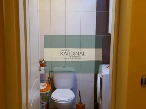 Izdavanje, trosoban stan, 73m², Centar, Jagodina - image 8