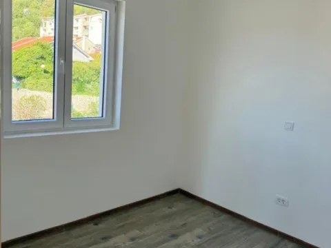 Sale, two bedroom apartment, 55m², Petrovac, Budva - image 5