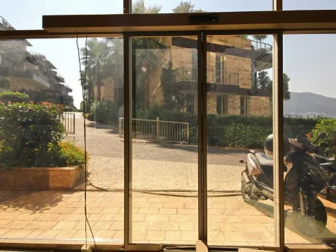 Poslovni prostor in Zavala