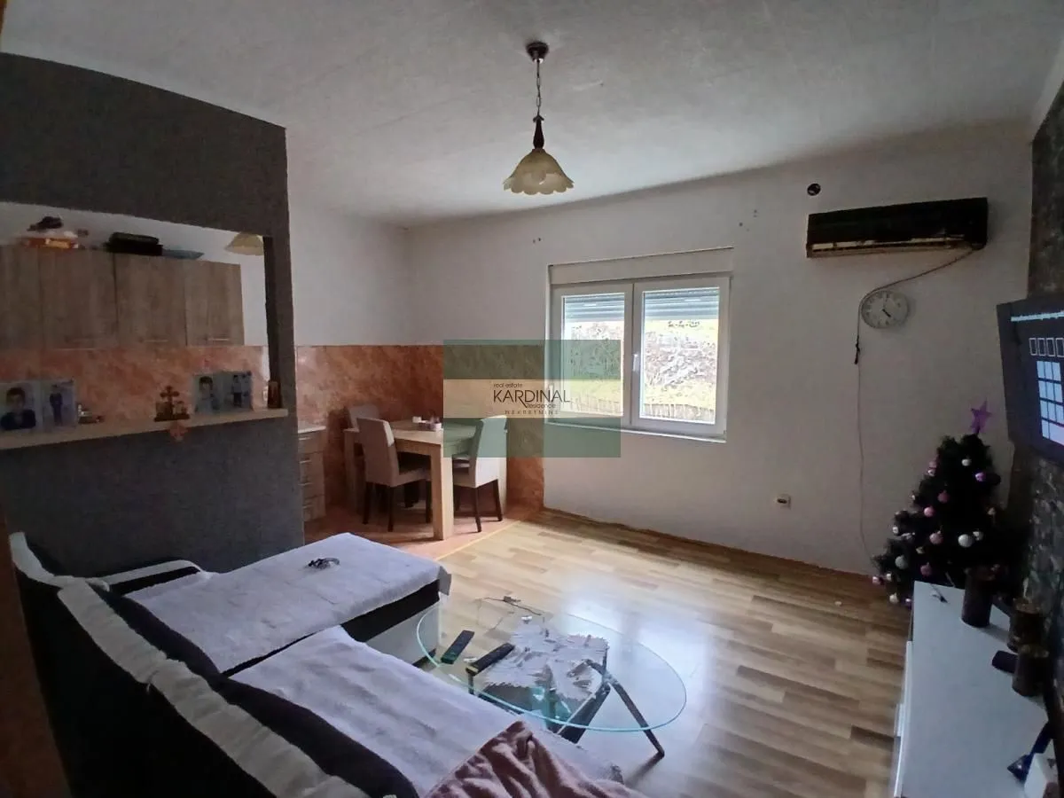 Prodaja, kuća, 330m², Topola, Srbija