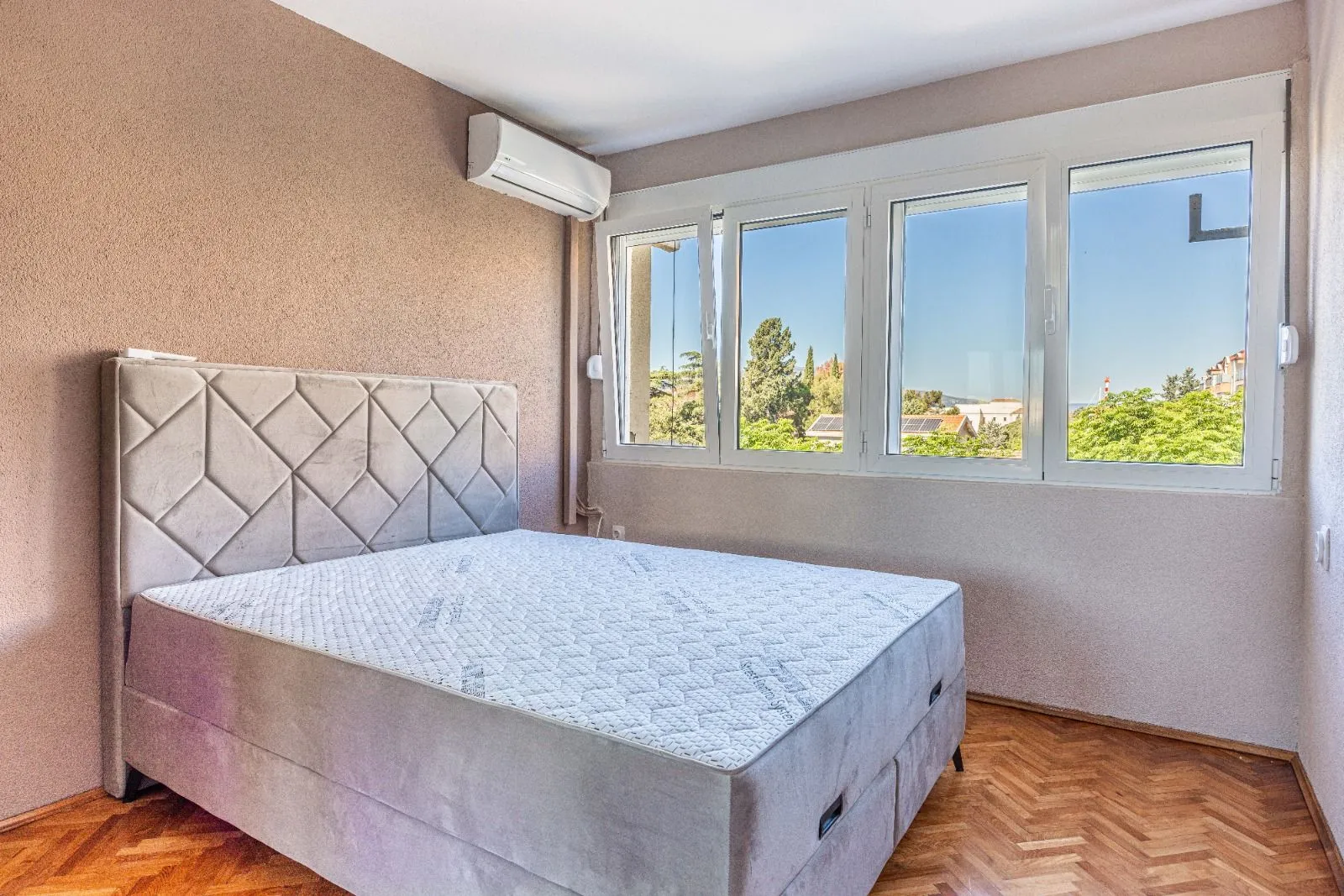 Prodaja, dvosoban stan, 52m², Centar, Tivat