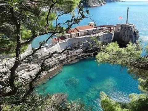 Sale, two bedroom apartment, 56m², Petrovac, Budva - image 12