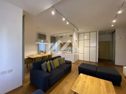 Izdavanje, trosoban stan, 102m², Centar, Novi Sad - image 3