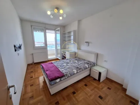 Izdavanje, četvorosoban stan, 102m², Bulevar patrijarha Pavla, Novi Sad Sve Podlokacije - image 18