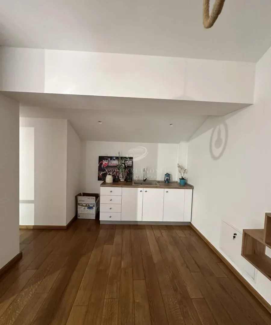 Sale, house, 300m², Lekino Brdo, Voždovac Sve Podlokacije