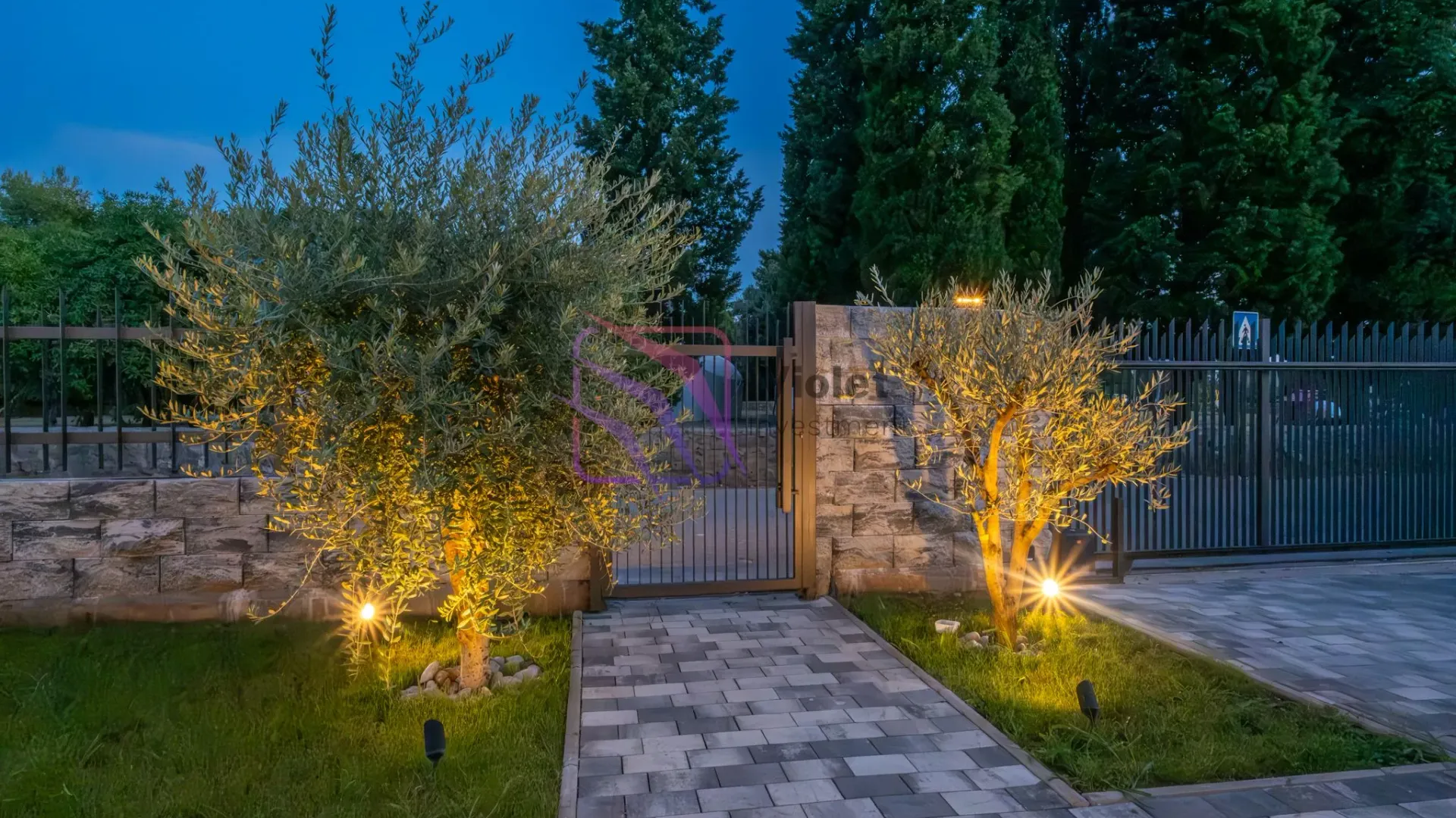 Izdavanje, kuća, 180m², Gornja Gorica, Podgorica