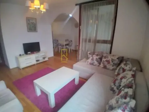 Prodaja, dvosoban stan, 76m2, Blok 5, Podgorica