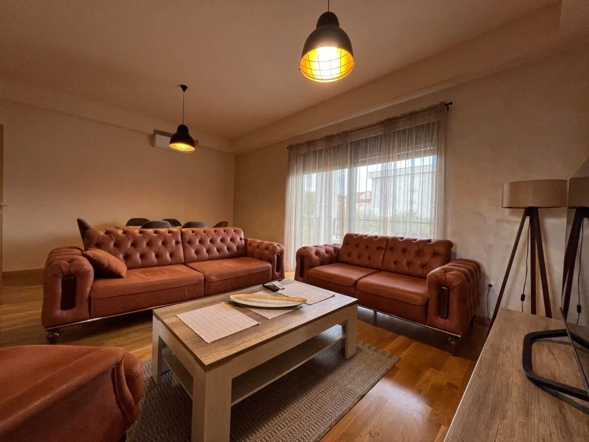 Izdavanje, dvosoban stan, 76m², Dalmatinska ulica, Podgorica