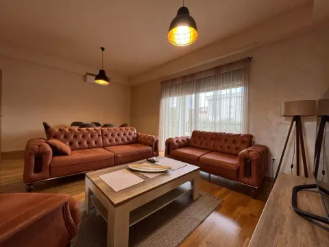 Izdavanje, dvosoban stan, 76m², Dalmatinska ulica, Podgorica - image 1