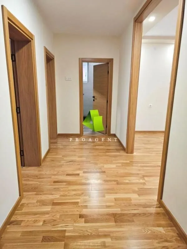 Prodaja, trosoban stan, 92m², Pantelej, Niš