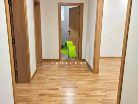 Sale, three bedroom apartment, 92m², Pantelej, Niš - image 8