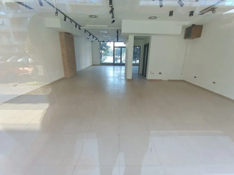 Izdavanje, poslovni prostor, 100m², City Kvart, Podgorica