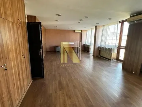 Izdavanje, poslovni prostor, 310m², Centar, Novi Sad - image 13