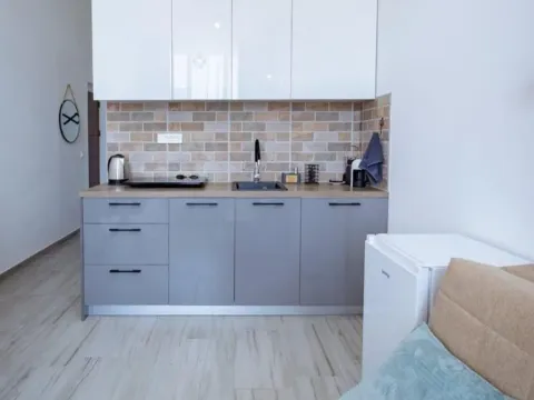 Izdavanje, garsonjera, 27m², Centar, Budva - image 3