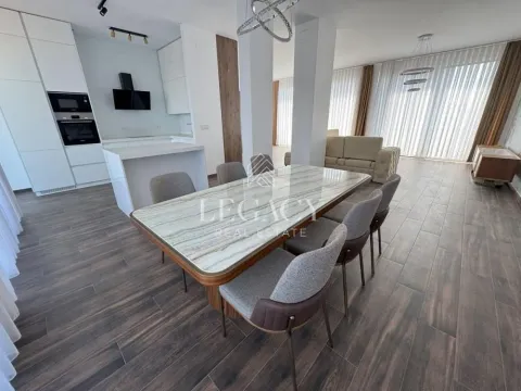Sale, four bedroom apartment, 190m², Južni Bulevar, Vračar Sve Podlokacije - image 5
