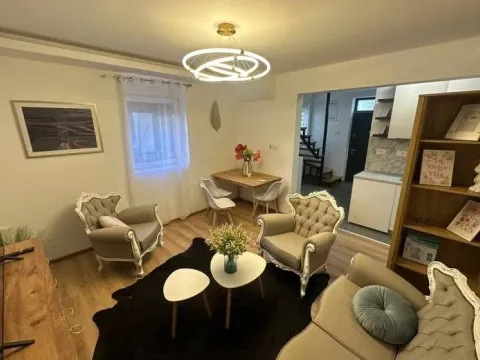 Izdavanje, trosoban stan, 57m², Senjak, Beograd - image 3