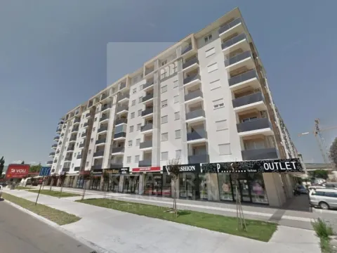 Rent, office space, 190m², City Kvart, Podgorica - image 1