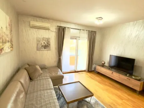 Izdavanje, jednosoban stan, 51m², City Kvart, Podgorica - image 4