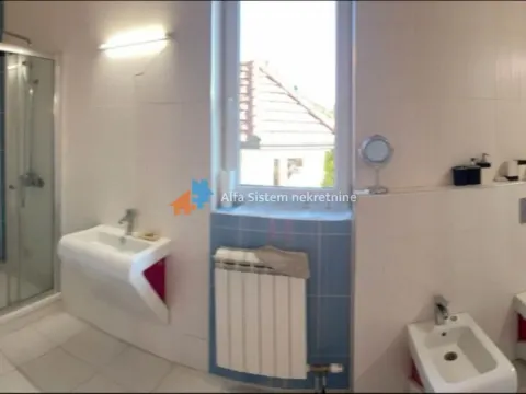 Izdavanje, kuća, 285m², Stari Košutnjak, Rakovica - image 13