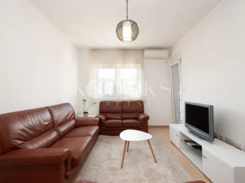 Rent, two bedroom apartment, 71m², City Kvart, Podgorica - image 2