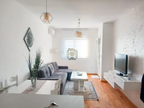 Izdavanje, jednosoban stan, 46m², Stari Aerodrom, Podgorica