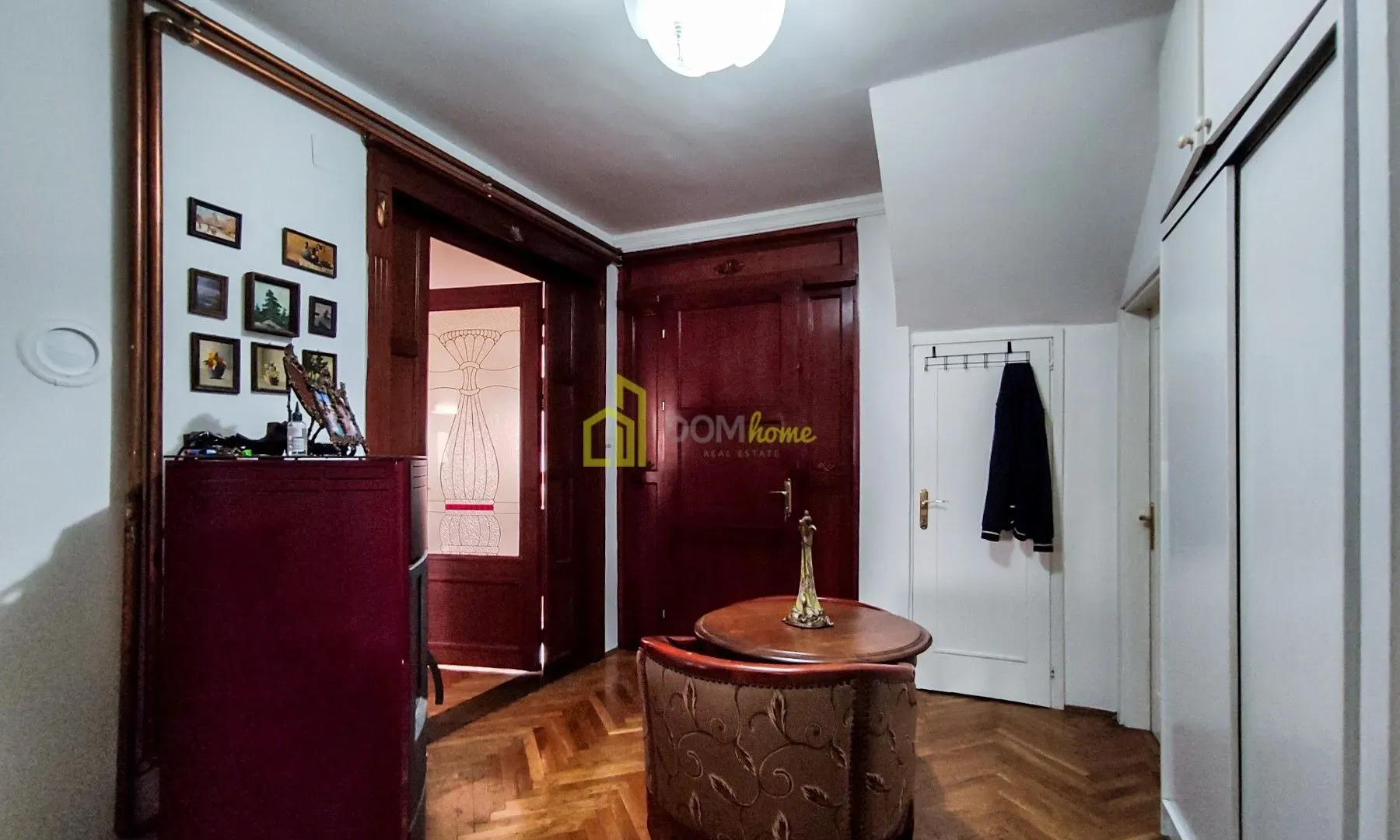 Sale, house, 405m², Stari Aerodrom, Podgorica