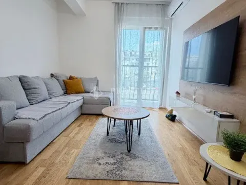 Rent, one bedroom apartment, 36m², Stari Aerodrom, Podgorica - image 1