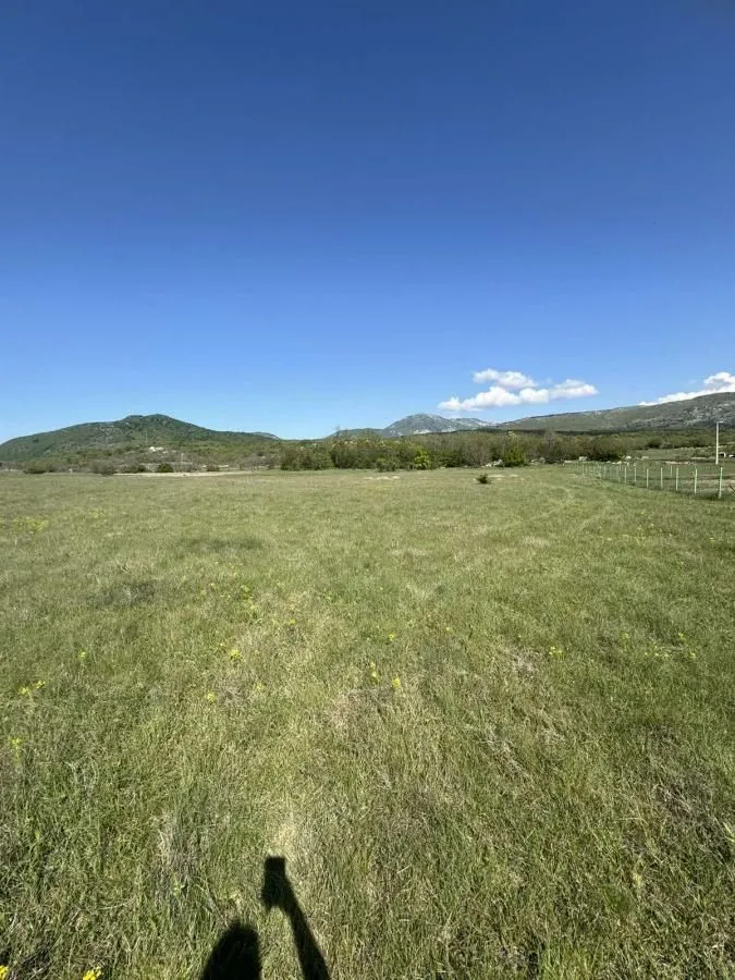 Prodaja, plac, 33000m², Radovče, Podgorica