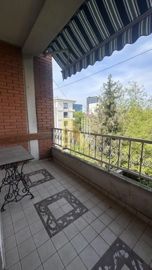 Izdavanje, dvosoban stan, 64m², Centar, Novi Sad