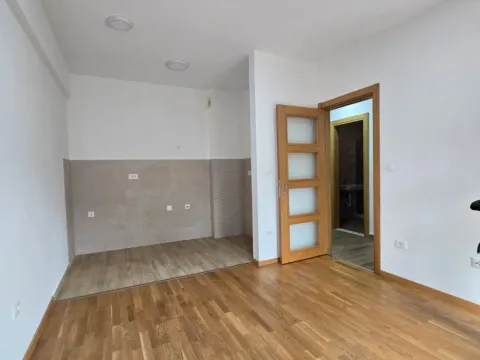 Rent, two bedroom apartment, 70m², Blok 9, Podgorica