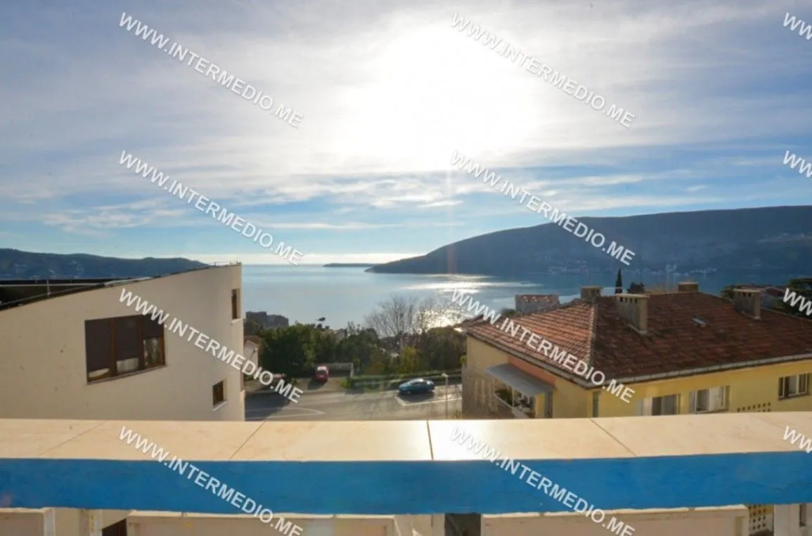 Prodaja, dvosoban stan, 73m², Centar, Herceg Novi
