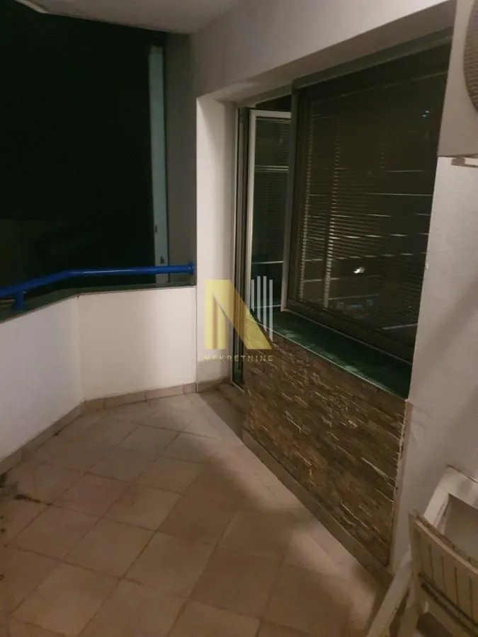 Izdavanje, dvosoban stan, 53m², Centar, Novi Sad
