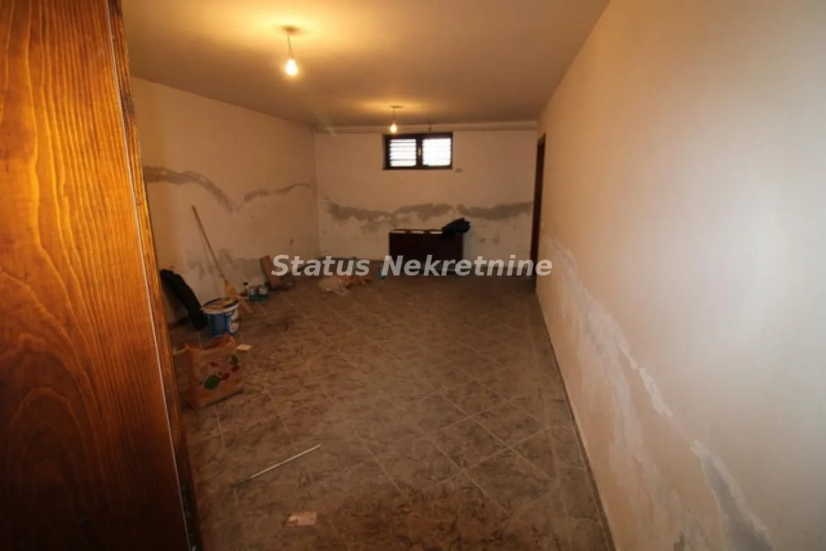 Prodaja, kuća, 420m², Temerin, Novi Sad