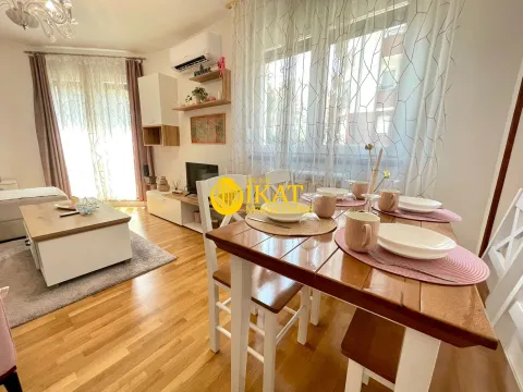 Izdavanje, dvosoban stan, 47m², Karaburma, Palilula Sve Podlokacije - image 8