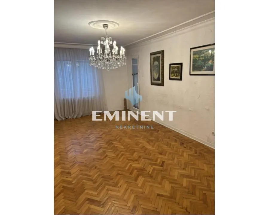 Prodaja, četvorosoban stan, 105m², Sarajevska, Beograd