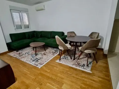 Izdavanje, dvosoban stan, 68m², City Kvart, Podgorica - image 1