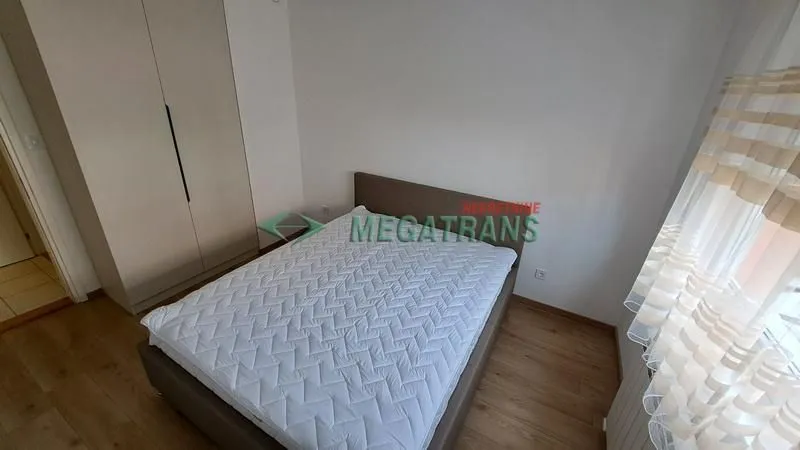 Izdavanje, dvosoban stan, 42m², Centar, Novi Sad