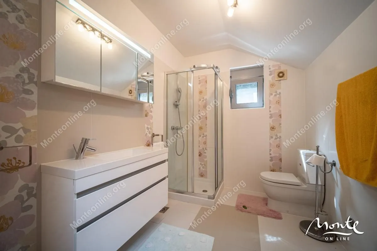 Sale, house, 484m², Stoliv, Kotor