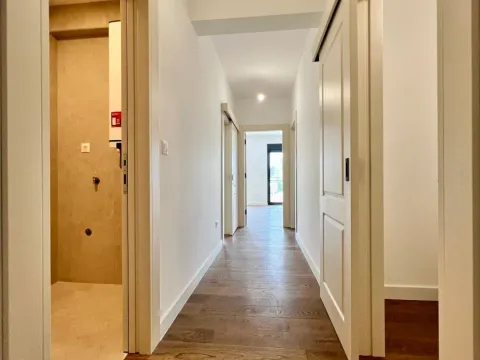 Izdavanje, trosoban stan, 115m², Preko Morače, Podgorica - image 4