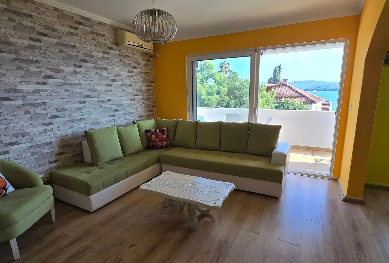 Rent, one bedroom apartment, 50m², Centar, Tivat