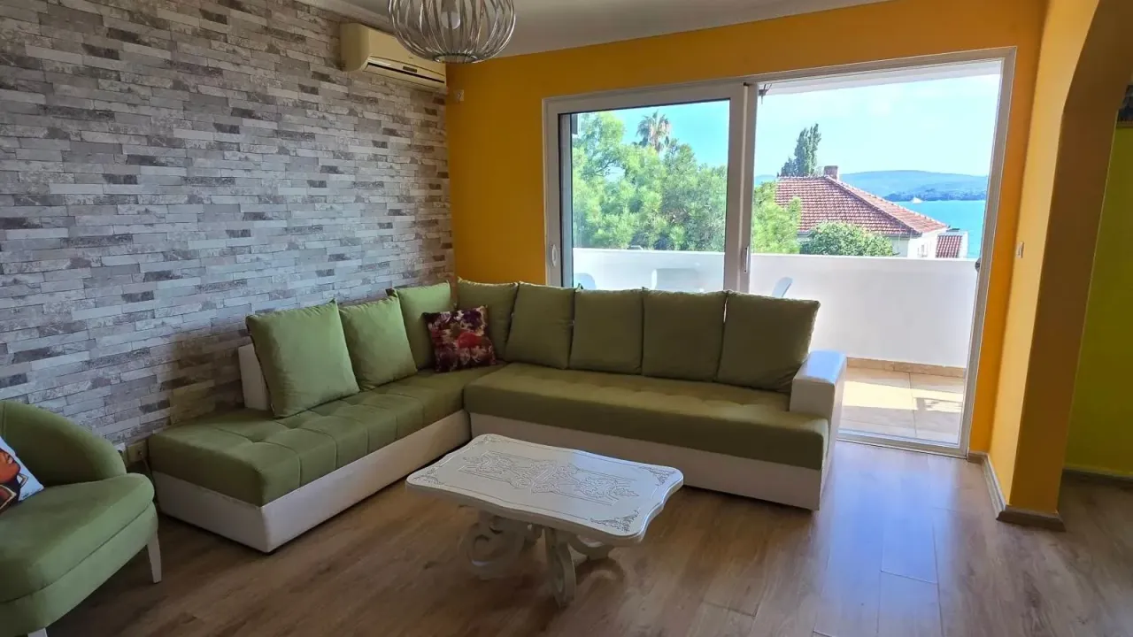 Rent, one bedroom apartment, 50m², Centar, Tivat