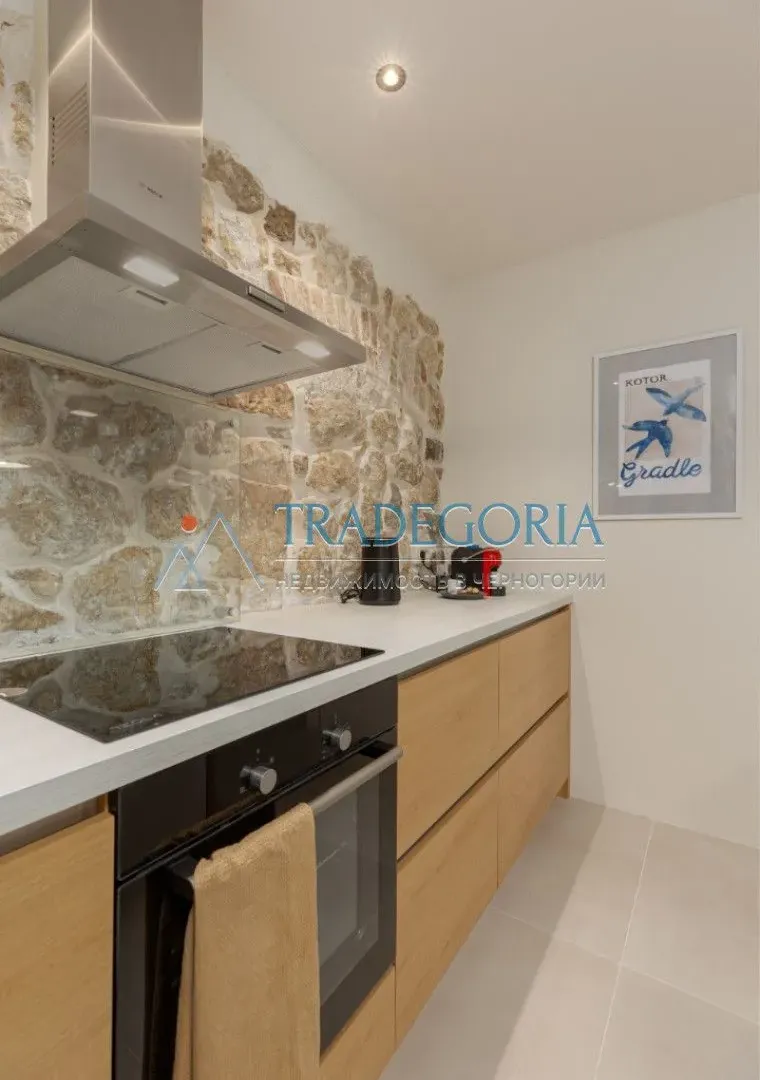 Prodaja, kuća, 170m², Škaljari, Kotor